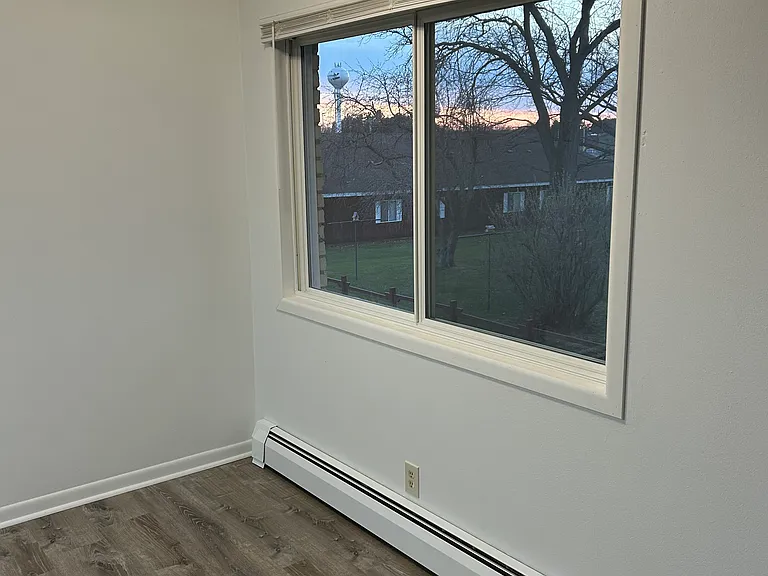 1002 Main St #1 — Photo 5