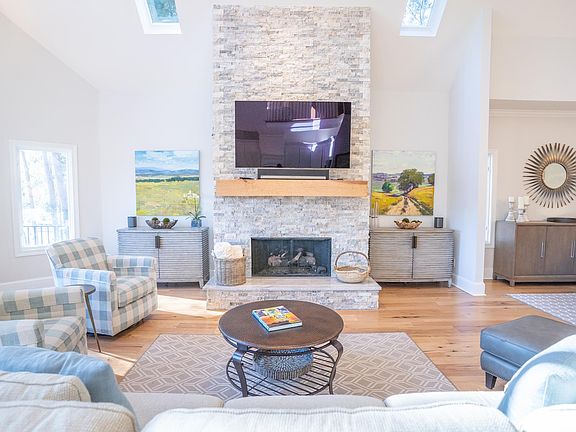 4th image of 1140 Club Cove Dr