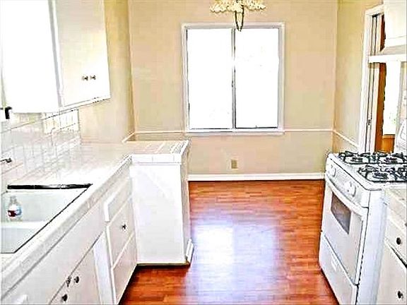 2nd image of 2850 Reynier Ave