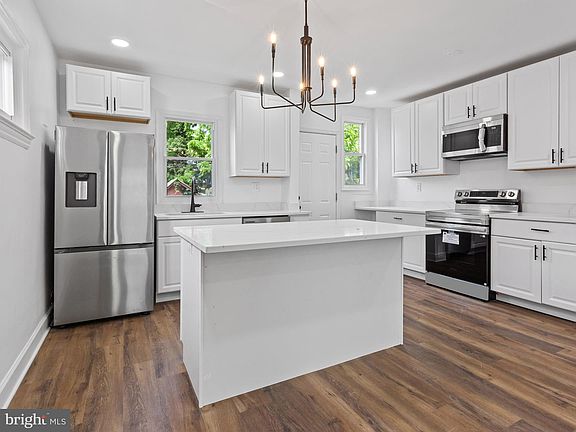 4th image of 3647 Horner Pl SE