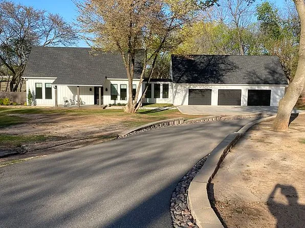 1101 E Burr Oak Rd, Norman, OK 73072