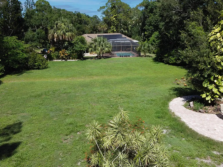 1974 SW Saint Andrews Dr — Photo 36