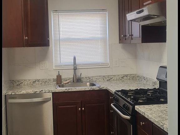 4th image of 1519 Marcy Pl #A