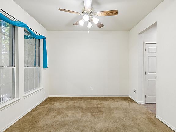 3rd image of 4505 Woodbluff Dr