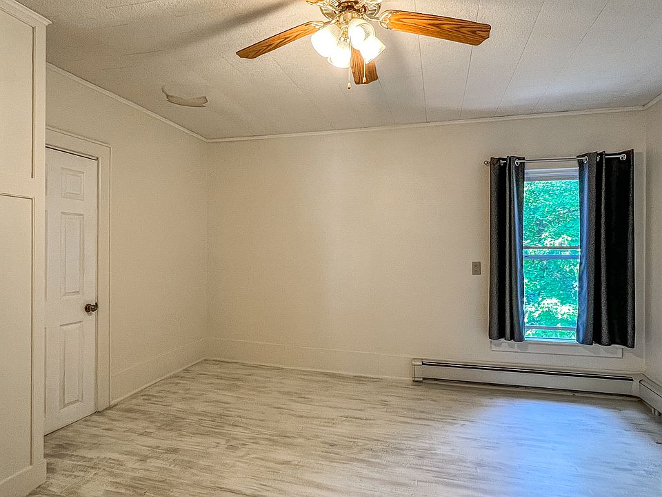 606 South 9th Street 3 606 S 6th St Escanaba MI Zillow