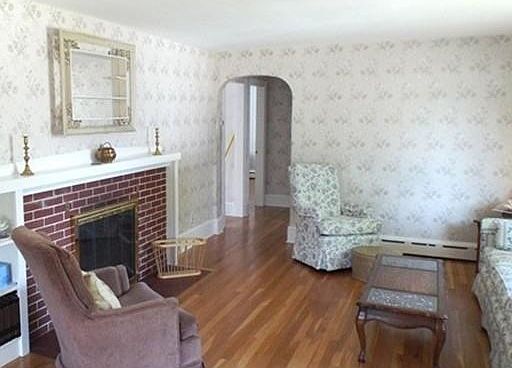 3rd image of 28 Longwood Ave