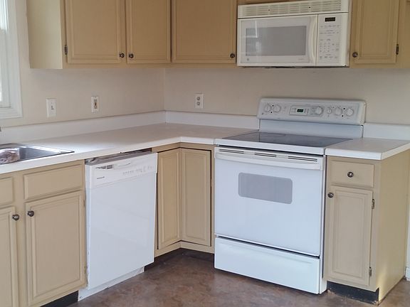 3rd image of 110 Clore Ave