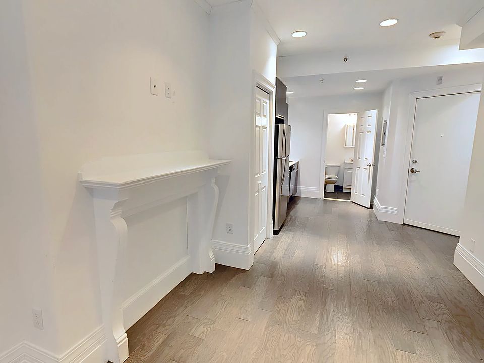 2nd image of 281 Newbury St APT 2