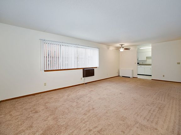 3rd image of 2001 Bryant Ave S APT 201