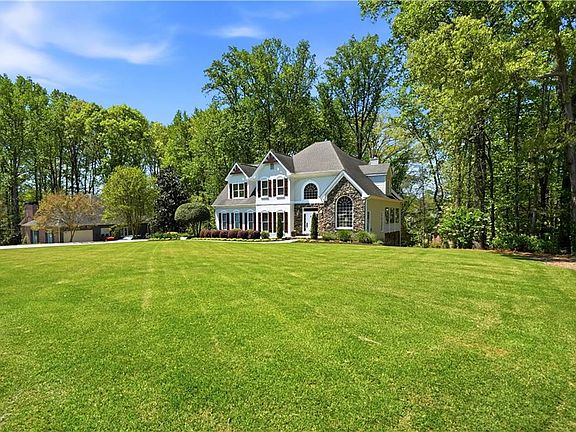 2nd image of 3660 Chartwell Dr