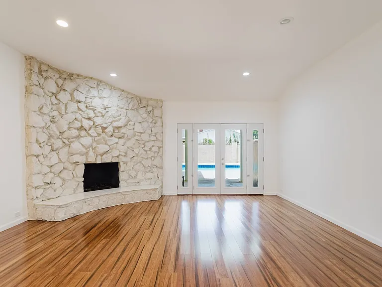 17419 Blackhawk St — Photo 29