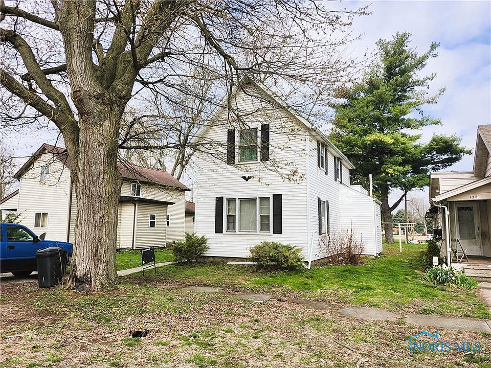 1st image of 130 Nichols St