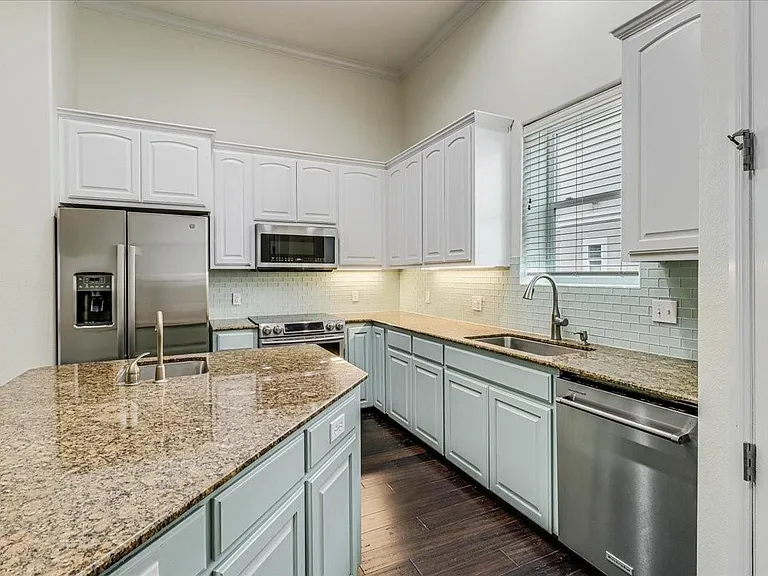14910 Leeward Dr #304 — Photo 17