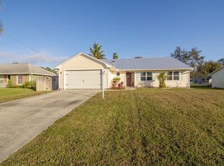 1586 19th Pl SW, Vero Beach, FL 32962