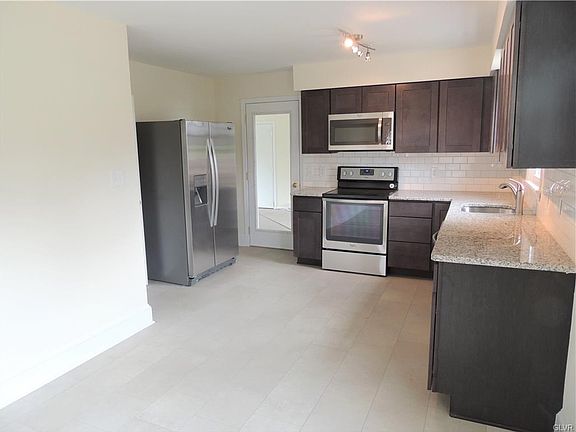 5th image of 2025 Maywood St