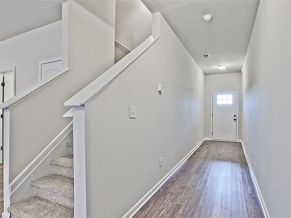 5th image of 1014 McConaughy Ct