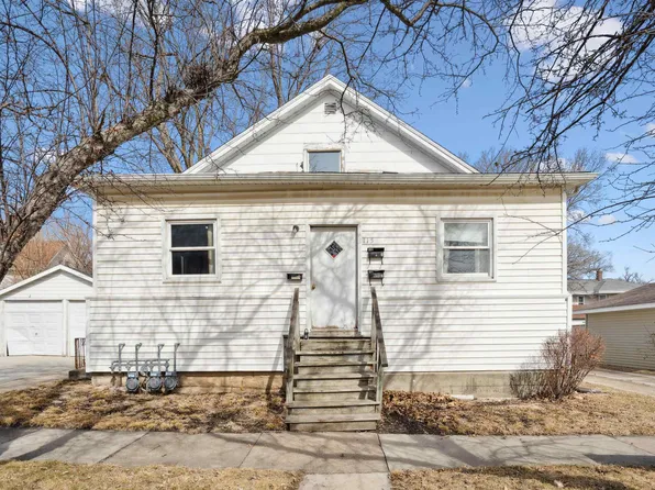 115 W 15th St, Cedar Falls, IA 50613