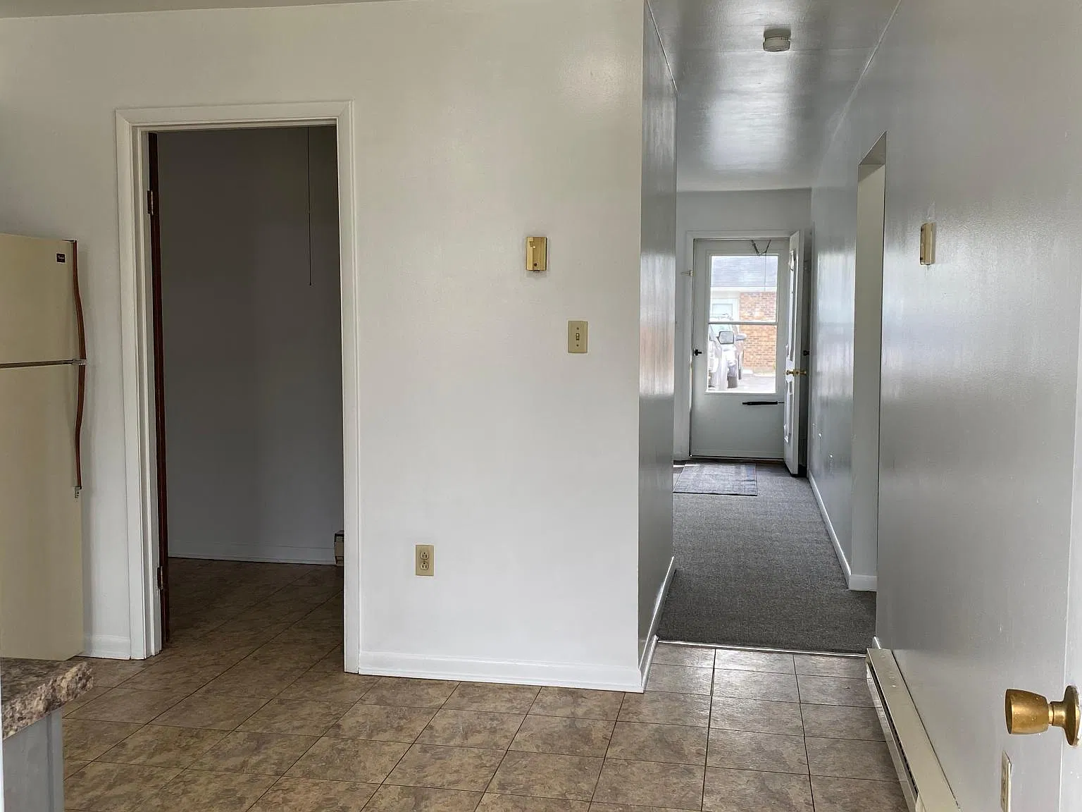 74 Gloria Ave — Photo 4