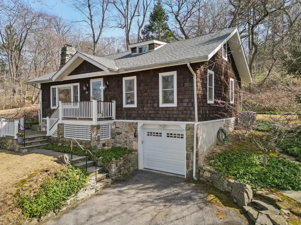 28 Lakeview Pass, Katonah, NY 10536