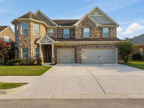 5th image of 5104 Devonshire Dr SE