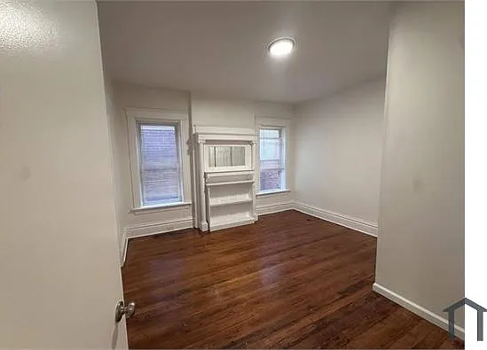 2906 Victor St #2F — Photo 5
