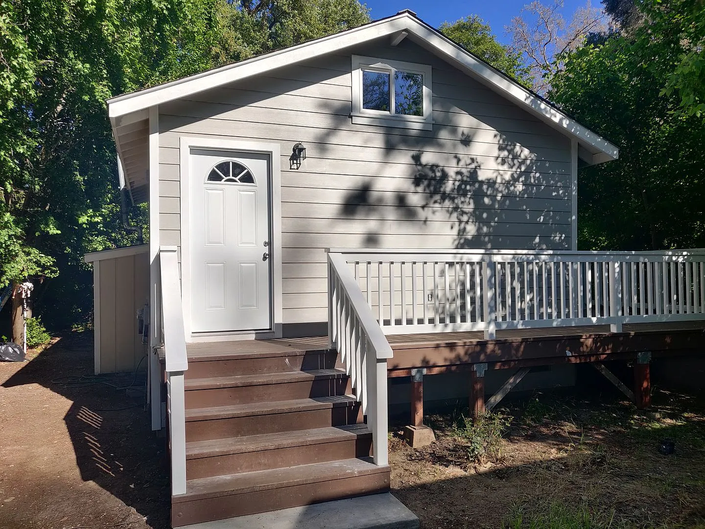 BL River Cabins — Photo 2