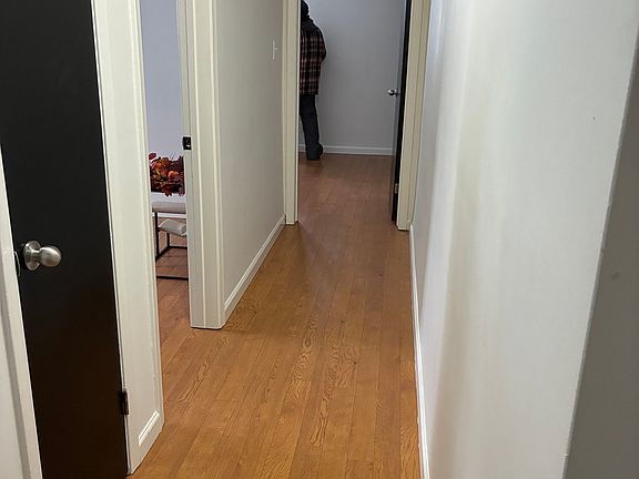 4th image of 37 Moira St E #203