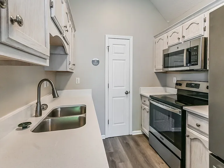 3123 Conger Ct W — Photo 7
