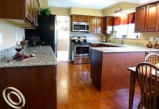 3rd image of 15755 Robinwood Dr