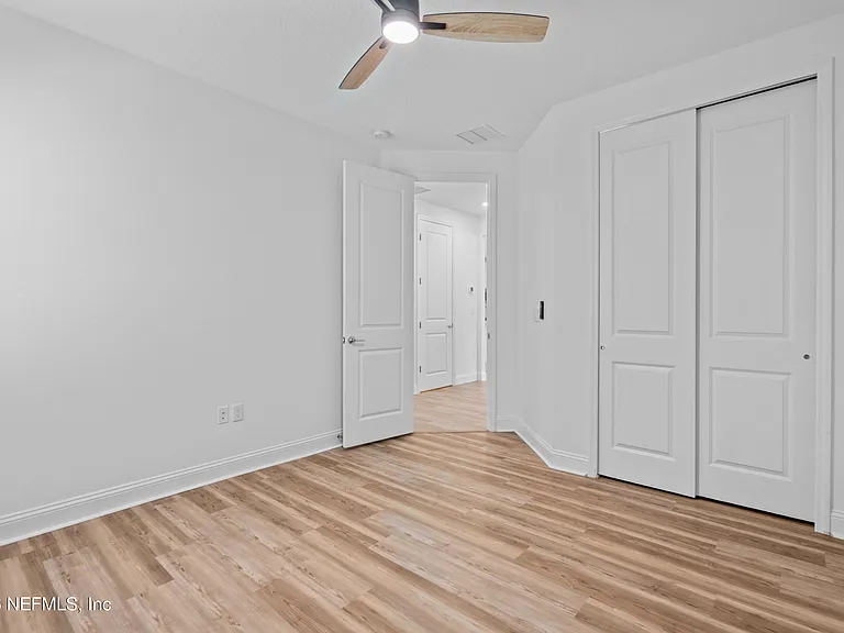 260 Oaklawn Ct — Photo 10