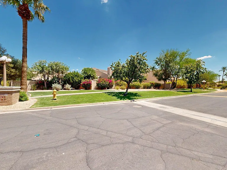8100 E Camelback Rd #39 — Photo 4