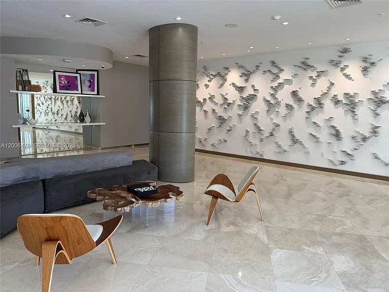 10275 Collins Ave #533 — Photo 7
