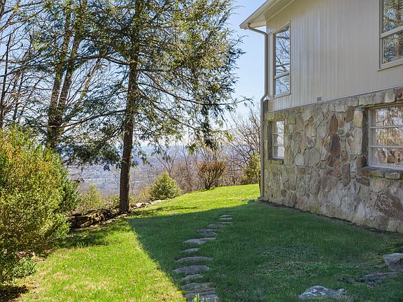 92nd image of 1001 Fleetwood Dr