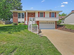 6 Deer Lodge Dr, Fenton, MO