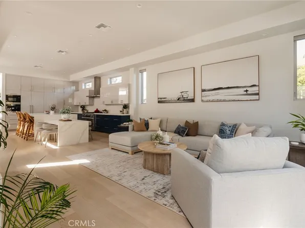 664 Rosecrans Ave, Manhattan Beach, CA 90266