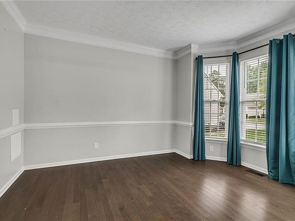 3rd image of 114 Runey Way
