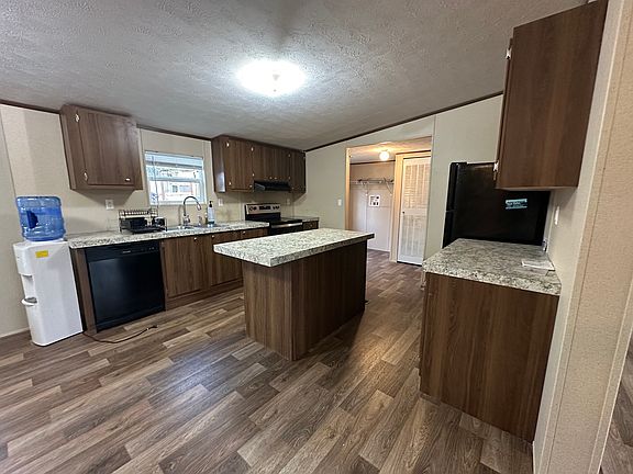 4th image of 13280 Harbor Dr