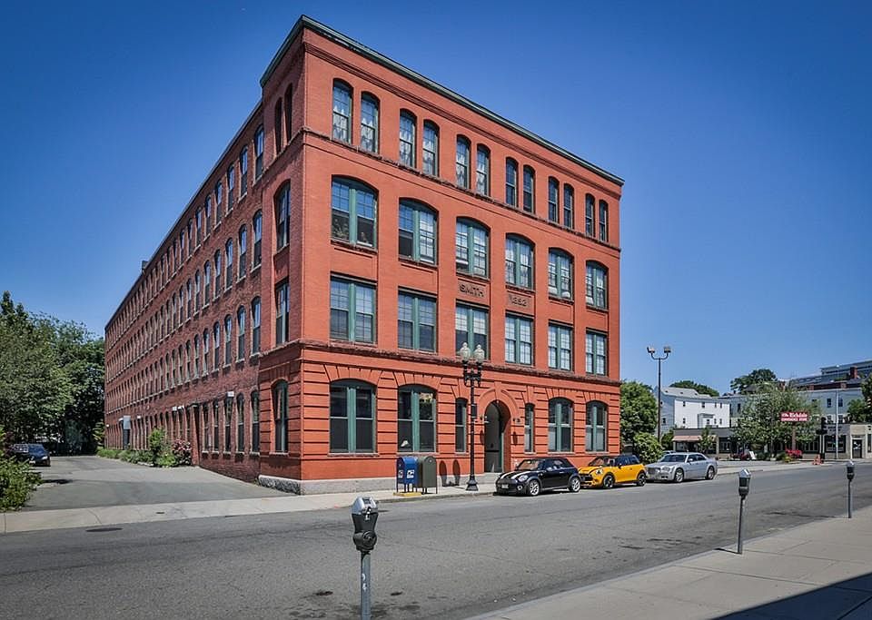 1st image of 589 Essex St Unit 204