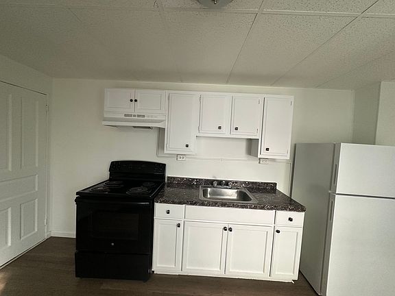 3rd image of 398 Valley Rd