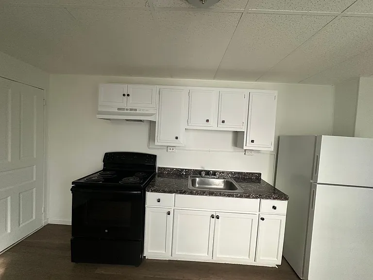 398 Valley Rd — Photo 3