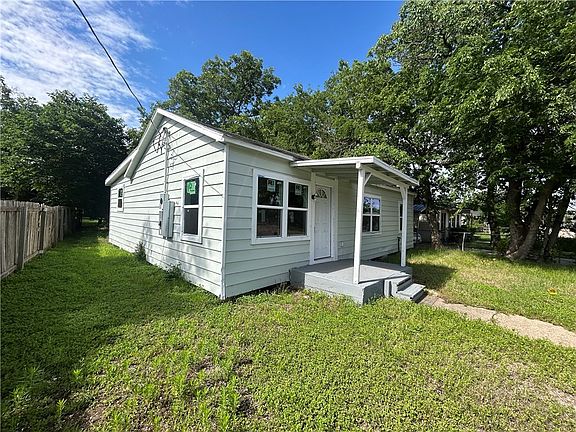 5th image of 915 W 28th St