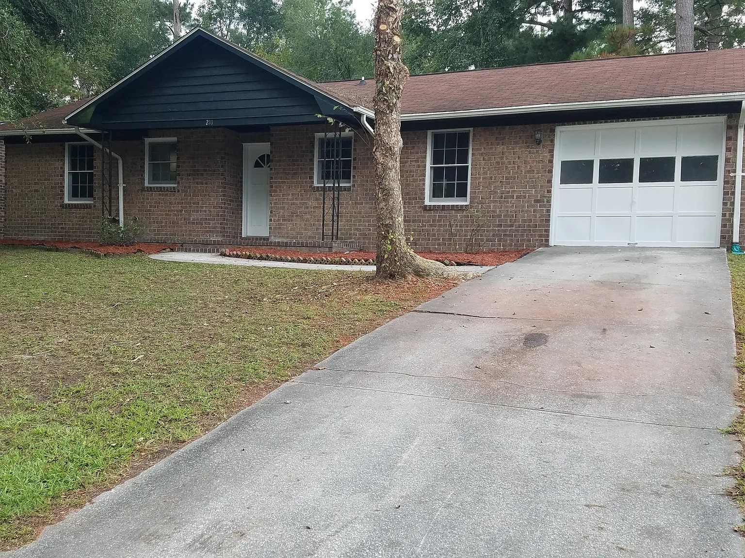 3 bed, 1100 sqft, $1,950 — Photo 2