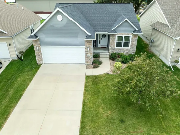 1434 Hummingbird Cir, Waterloo, IA 50702