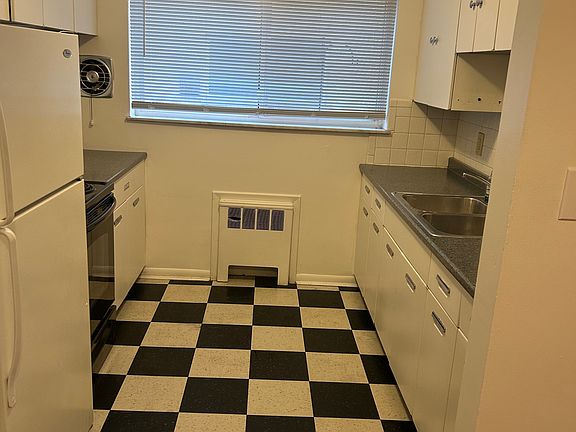 4th image of 2505 Vera Ave #1