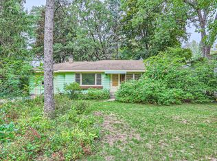 2765 Sherwood Rd, Mounds View, MN 55112