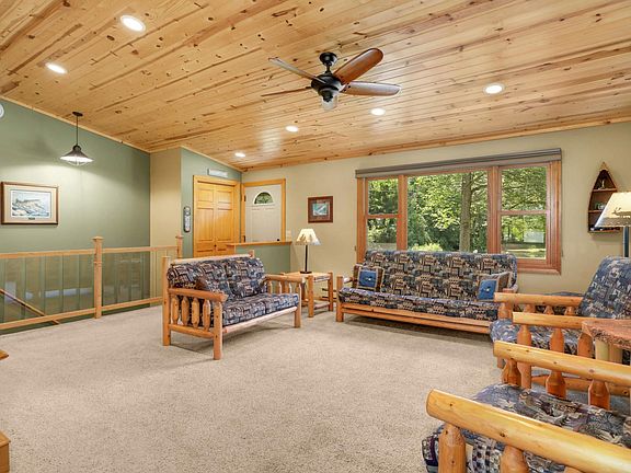 4th image of 27985 Lakelawn Dr