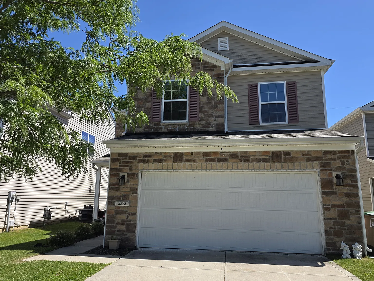 3 bed, 2.5 bath, 2130 sqft, $2,050 — Photo 1