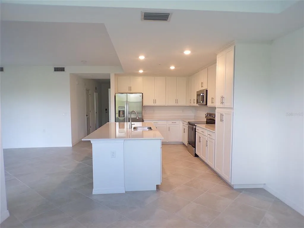 2 bed, 2.0 bath, 1154 sqft, $1,575 — Photo 3