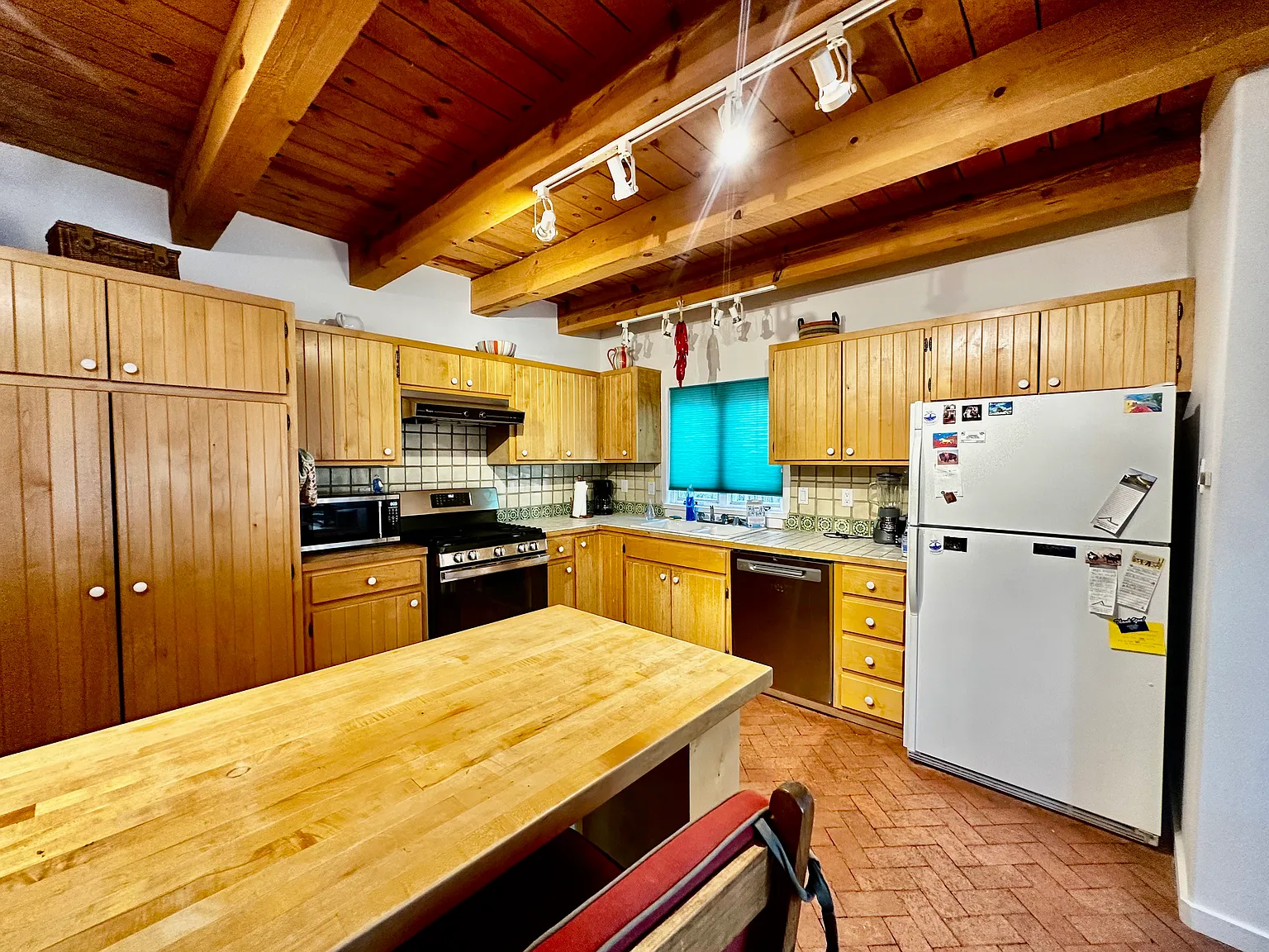 2 bed, 1854 sqft, $5,000 — Photo 2