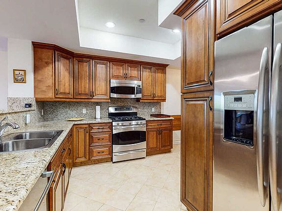 3rd image of 1530 S Centinela Ave APT 303